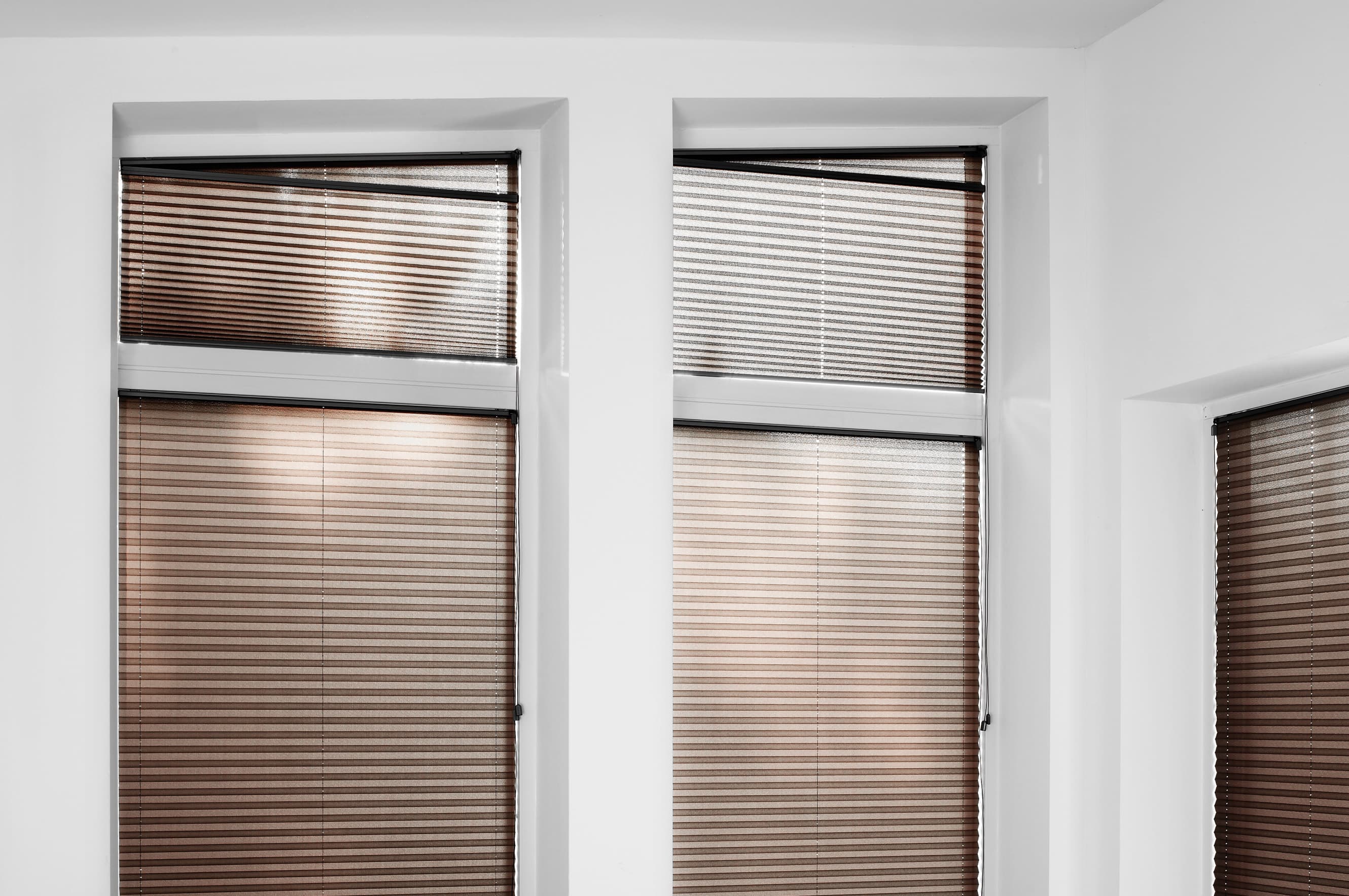 Sned plissegardin gardin sneda fönster Sneda fönster plissegardiner sneda veckad väv